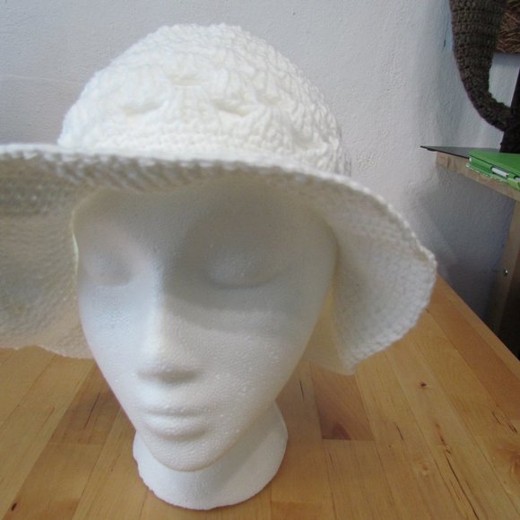 Taller de ABU Handmade crochet hat (white) - Picture 13 of 13